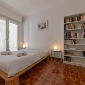 Apartment Grand Lumineux Pour 2 A 4 Personnes A Intra-muros Wifi Gratuit 
